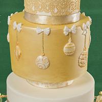 Christmas Gold Baulbals Cake