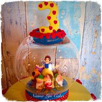 Snow White globe cake