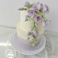 cream mini wedding cake 
