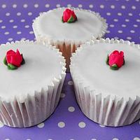 Rose bud Cupcakes