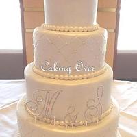 White pearlised wedding cake
