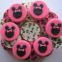Minnie Mouse & Mickey Mouse Chocolate Covered Oreo Cookies