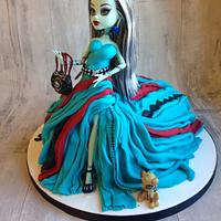 Frankie Stein monster high doll cake