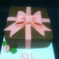 Simple box present cake