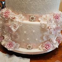 Wedding cake roses lace effect