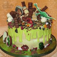Drip cake Good Dinosaur