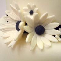 Navy & White Daisy Wedding Cake 