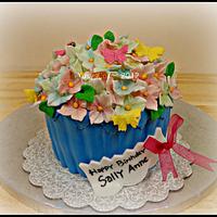 Giant Cupcakes with Hidrangea Flowers 