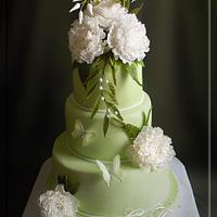 wedding cake with peonies
