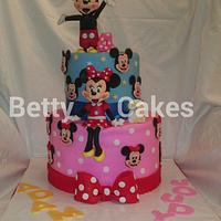 Mickey and minie mouse cake
