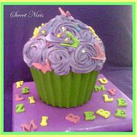 Lila and green cute giant cupcake