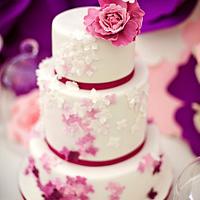 Flowery Pink&Violet Wedding Cake and Sweetbar