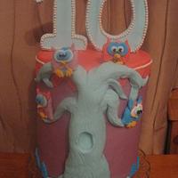 owl themed barrel cake