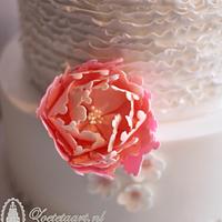 Weddingcake peony and pastel