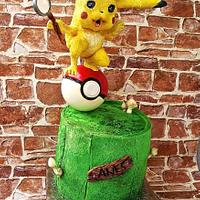 Detective Pikachu Cake 
