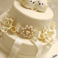 Isobella Golden Wedding Lovebirds Cake