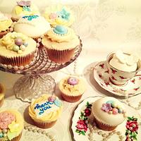 Vintage style thank you cupcakes