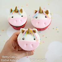 Unicorn rainbow cupcakes Unicorn rainbow cupcakes 