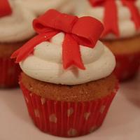 Red Bow Cupcakes