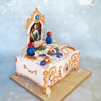Marie Antoinete Jewelry Box Cake