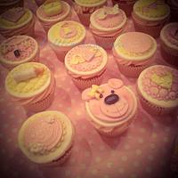 Baby shower cupcakes 