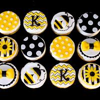 Bee Baby Shower Cupcakes 
