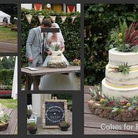 Seasonal wedding cake - with heather flowers