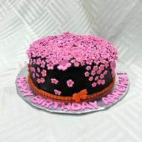 350 Cascading Flowers....Express Cake had 4 hours to bake and decorate the cake! 