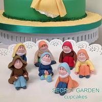 Snow White and the seven dwarfs birthday cake