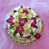 Wedding cake with gentle tulips