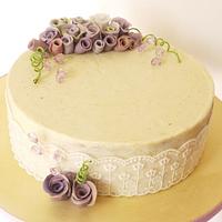 White chocolate buttercream cake with chocopan roses