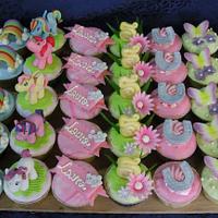 Little Pony theme cupcakes :)