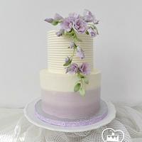 cream mini wedding cake 