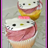Hello Kitty Vanilla Kupcakes