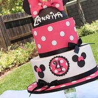 Hot Pink Minnie Cake for Zanaiya! 