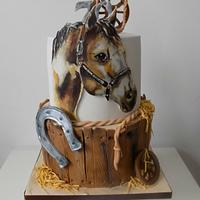 Hand painting cake with horse 