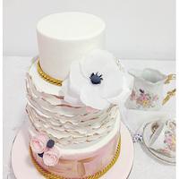 Gold & Ruffles Wedding Cake