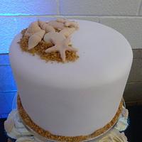 Shells Wedding Top Cake and Cupcakes 