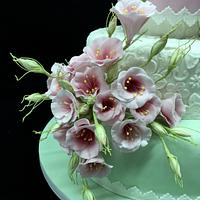 Lusianthus and lace christening cake