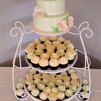 lace, mint and pale pink cake & cupcake display