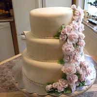 Roses & Pearls Wedding Cake