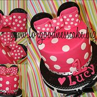 Minnie Mouse inspired cake