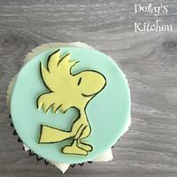 Snoopy and Woodstock Cupcakes