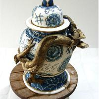 Chinese vase & dragon