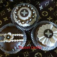 LV Vintage Cupcakes