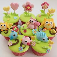 Owl themed cupcakes