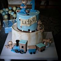 Train & bear cake