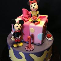 Michey & Minnie on a cake