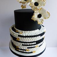 {Freya} black & gold wedding cake