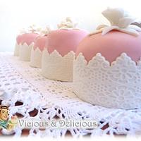 Baby shower mini cakes